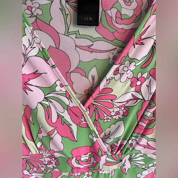 J.B. Floral V-Neck Wrap Top True Vintage in Pink and Green - Picture 5 of 12